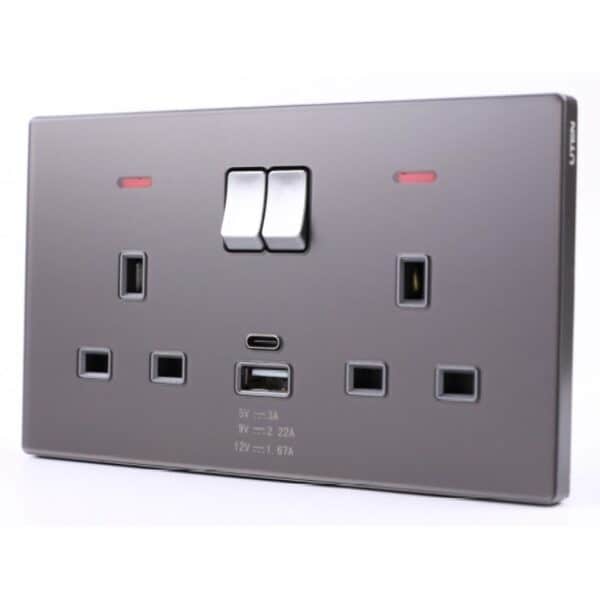 UTEN – 6M膚感 13A兩位連保護門有掣插座 (連USB+TYPE C)